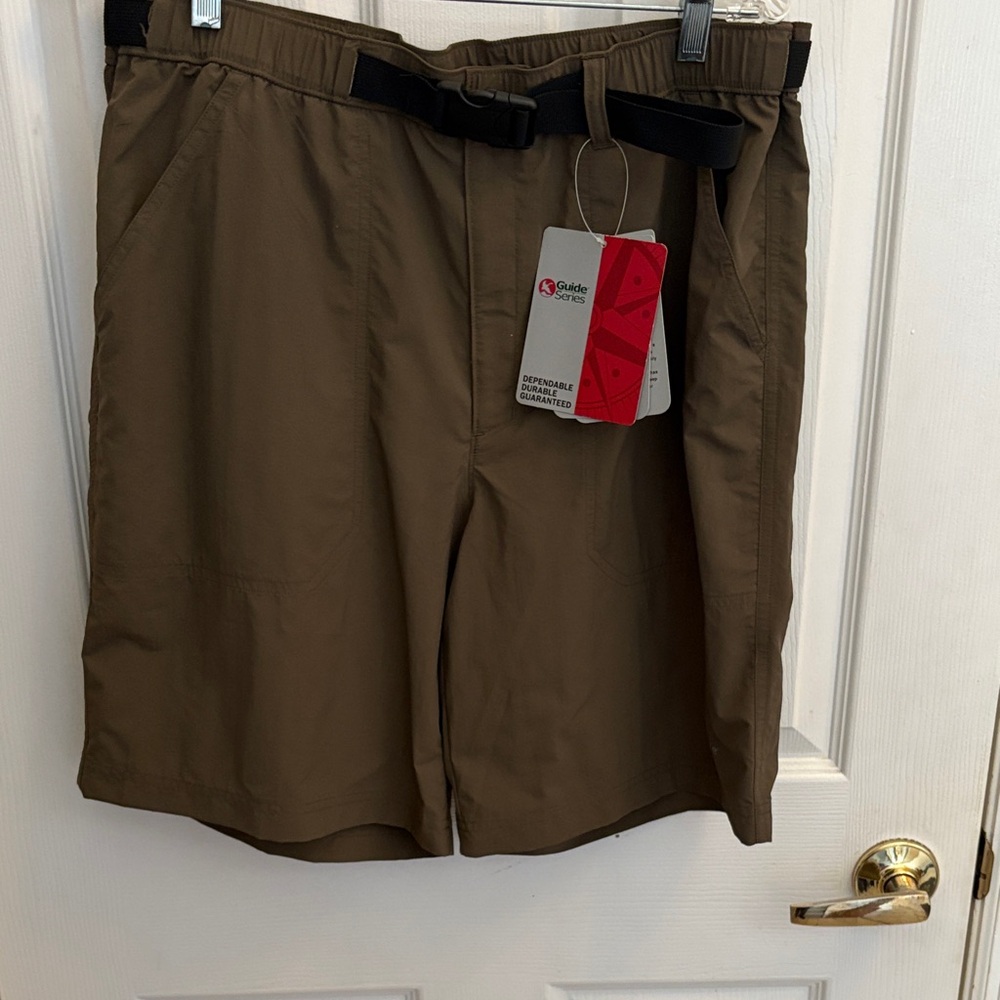 Guide Series Men's Olive green large Athletic Shorts with Integrated Belt NWT